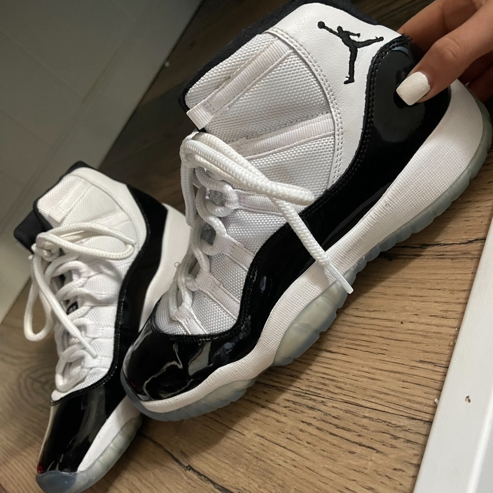 Air Jordan 11 Retro concord sneakers